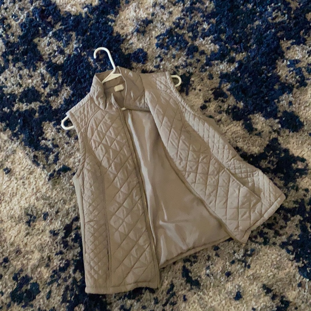 Lightweight tan vest